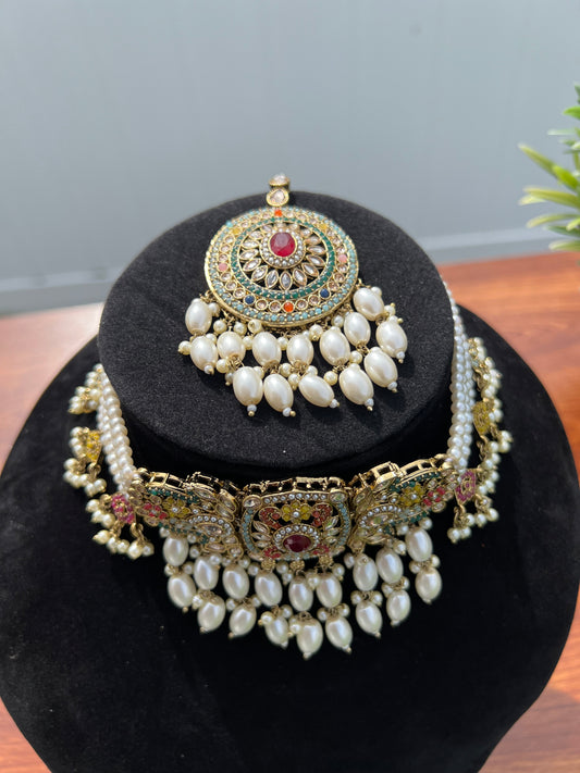 Laila Kundan Choker Set (Includes Earrings & Tikka)